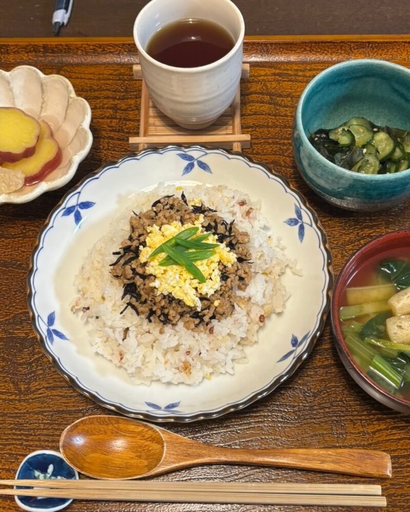 石井助産院の昼ごはん｜鉄分もカルシウムも、おいしく食べて回復しよう。